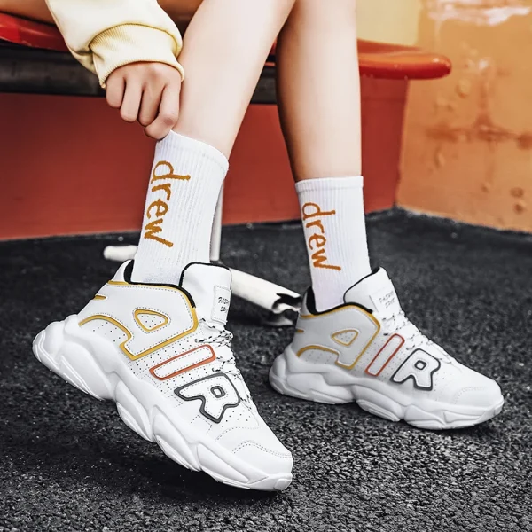 Zapatillas de baloncesto de cuero para hombre y mujer, zapatos de plataforma informales para correr, botas de baloncesto, zapatos deportivos de entrenamiento, zapatillas gruesas - Image 4