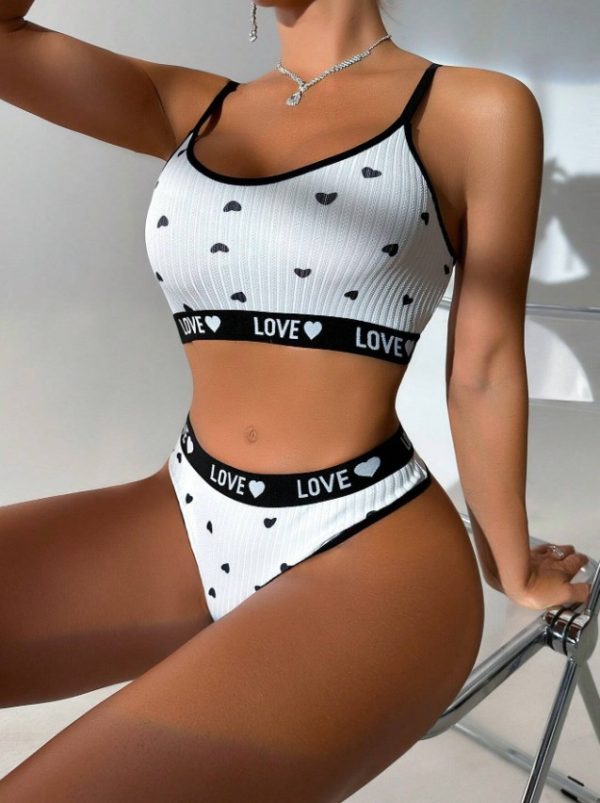 SHEIN Conjunto de lencería deportiva para mujer con estampado de corazones elegante de brasier y panty - Image 5
