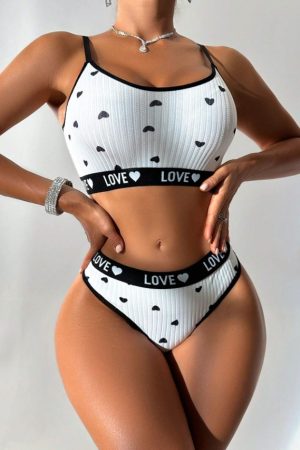 SHEIN Conjunto de lencería deportiva para mujer con estampado de corazones elegante de brasier y panty